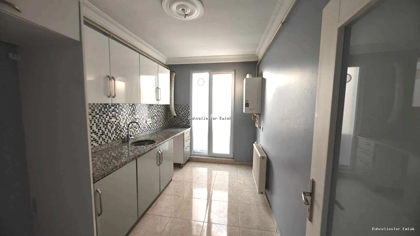 SEFAKÖY TEVFİKBEY KİRALIK YENİ BİNA 2+1 ARAKAT UYGUN DAİRE - fotoğraf 2