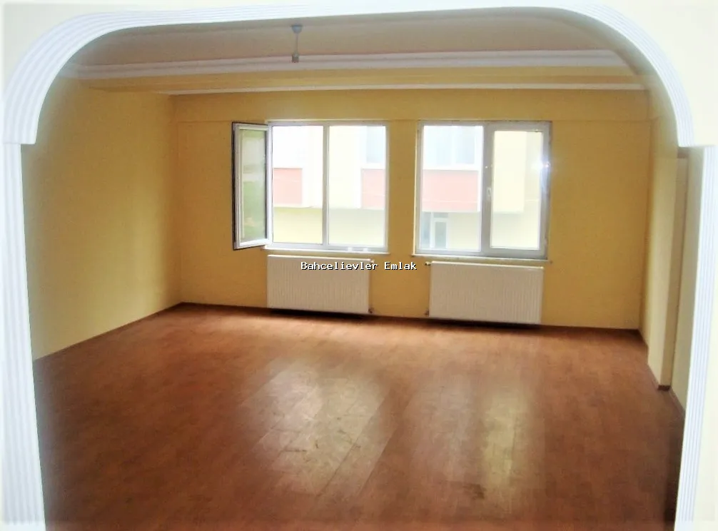ESENYURT ZAFER MAHALLESİ ÖZLEN ŞEHİR SİTESİ’NDE 3+1 SATILIK DAİRE
