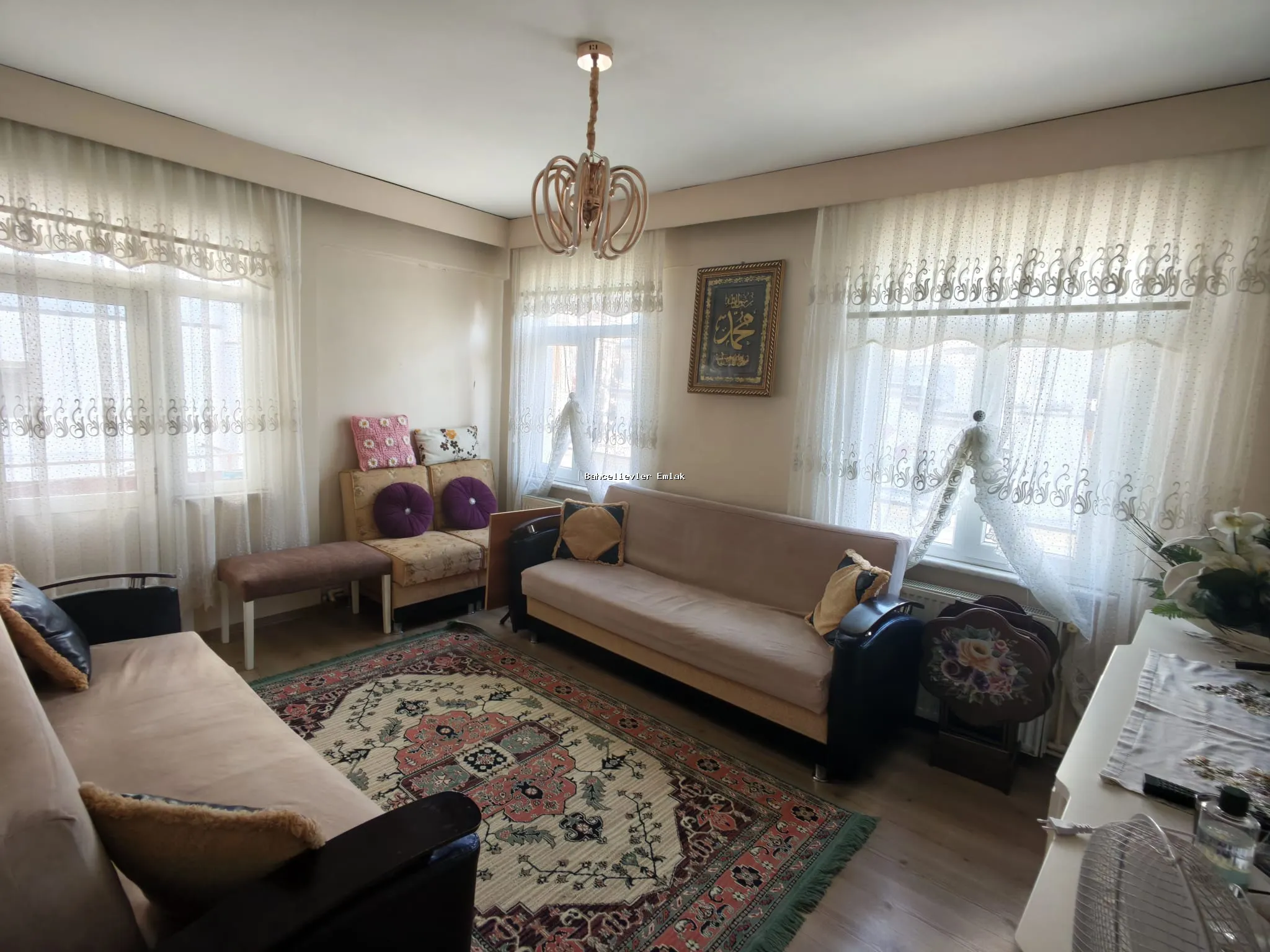 BAHÇELİEVLER İLKYUVA METRO YANINDA 2+1 KİRALIK UYGUN DAİRE