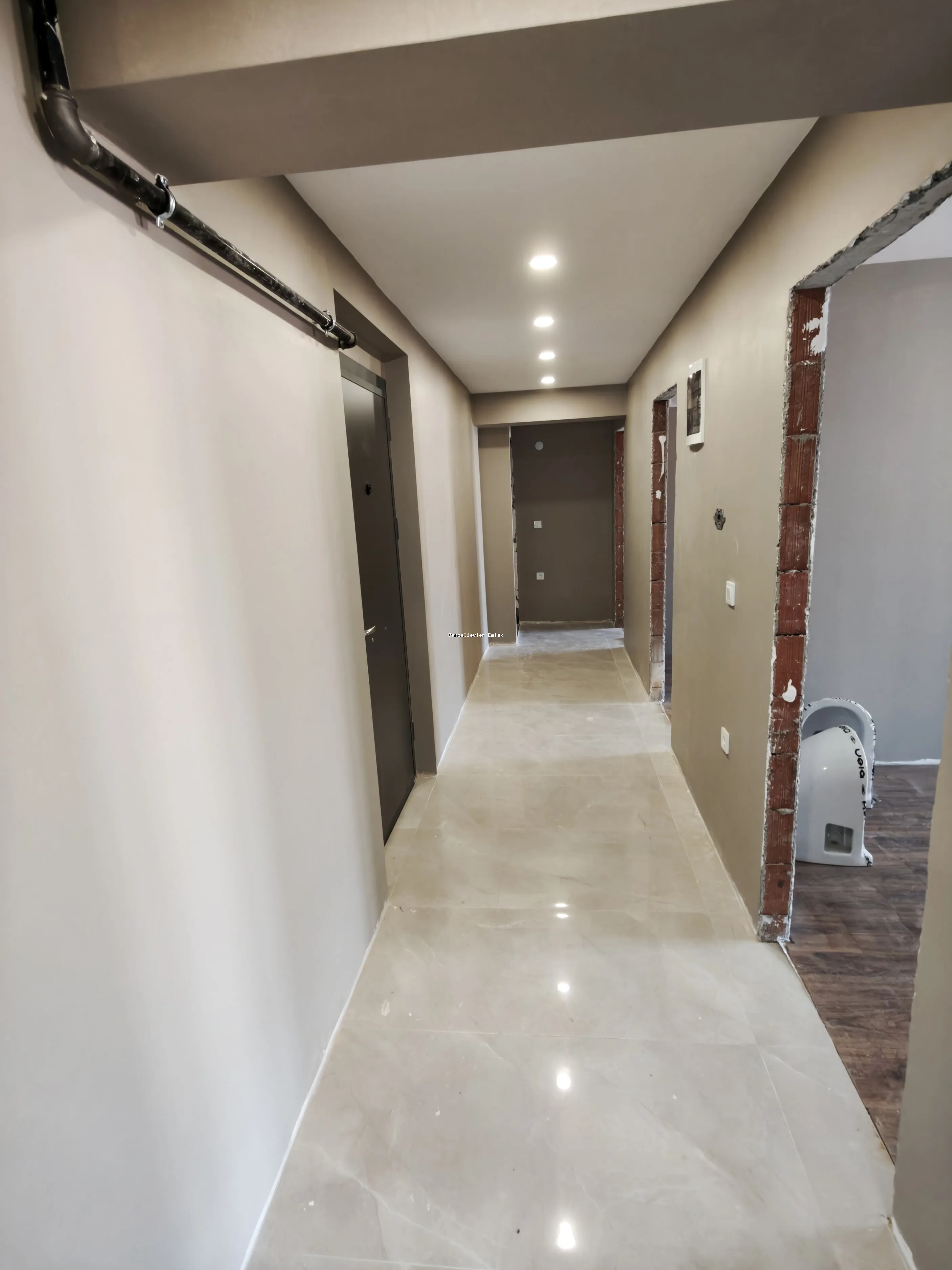 BAHÇELİEVLER BASIN SİTESİ OTOPARKLI SATILIK SIFIR LÜKS 3+1 DAİRE - fotoğraf 7