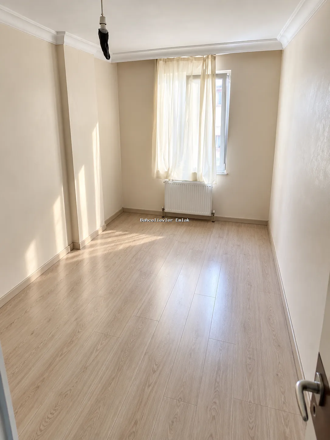 Yenibosna Fevzi Çakmak'ta 7 Yıllık Binada Balkonlu 1+1 Kiralık Daire - Fotoğraf 7