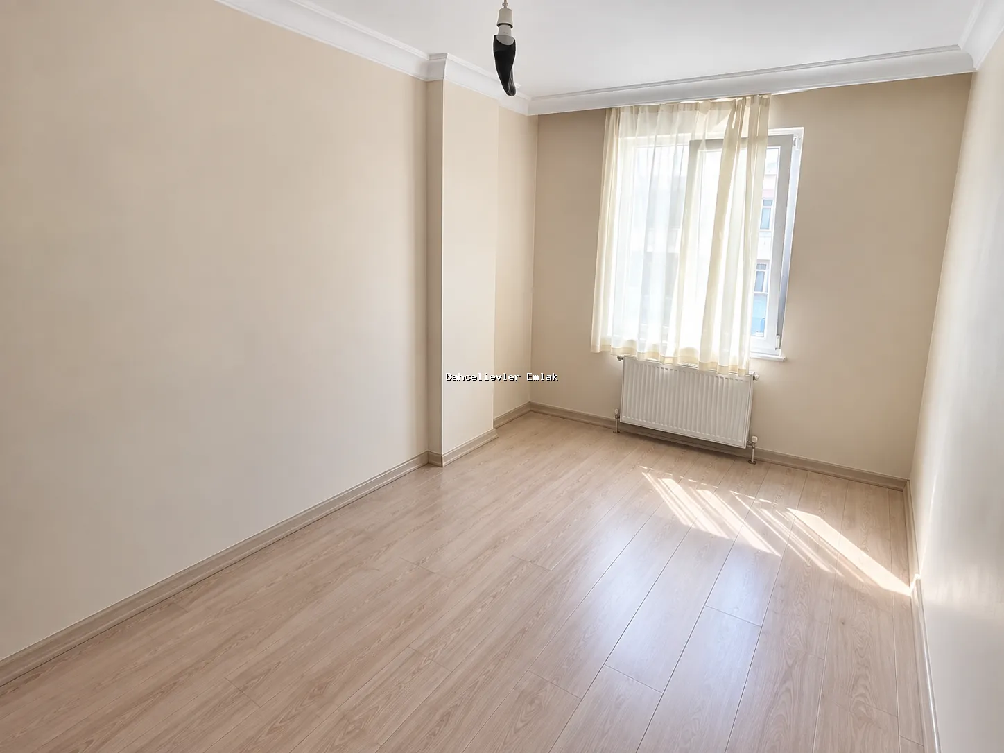 Yenibosna Fevzi Çakmak'ta 7 Yıllık Binada Balkonlu 1+1 Kiralık Daire - Fotoğraf 10