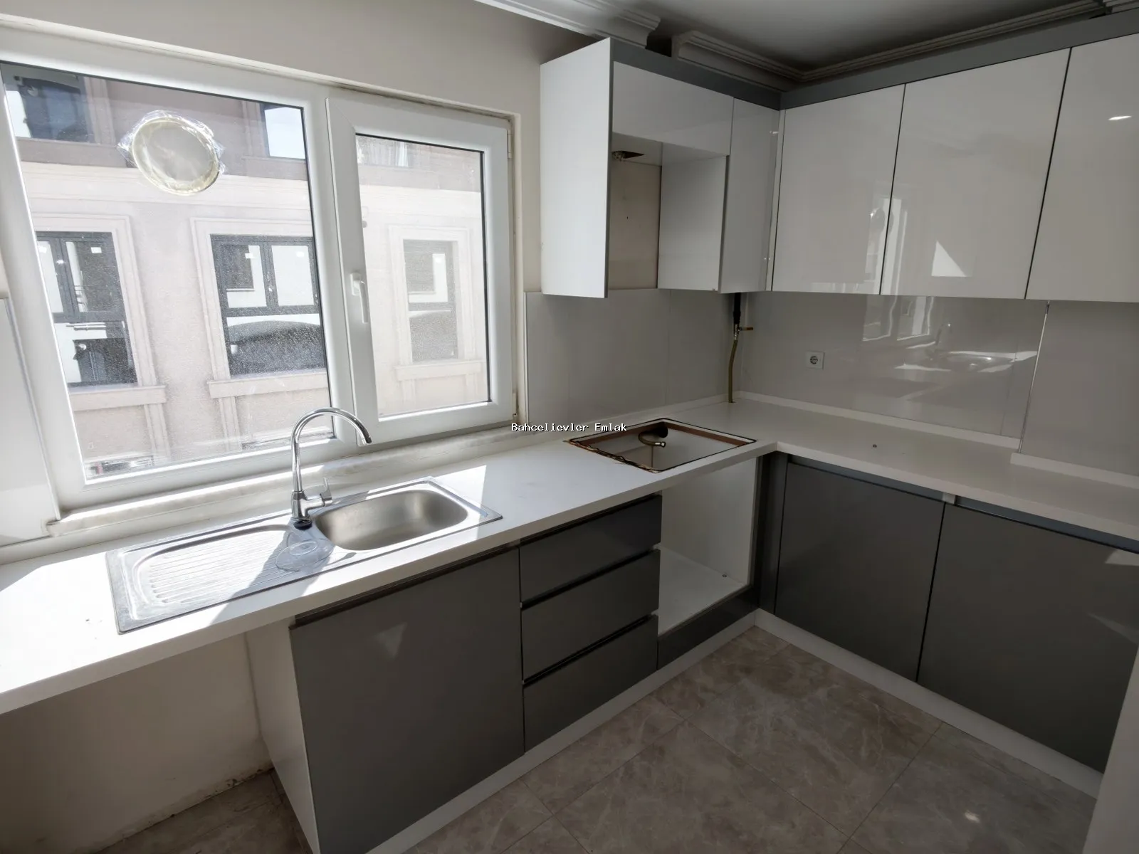 Bakırköy Osmaniye Site İçerisinde Kiralık Lüks 2+1 Uygun Daire - Fotoğraf 10