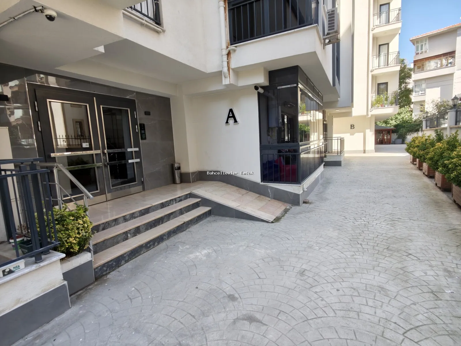 Bakırköy Osmaniye Site İçerisinde Kiralık Lüks 2+1 Uygun Daire - Fotoğraf 17